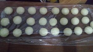 奶香豆沙椰蓉小餐包的做法 步骤4