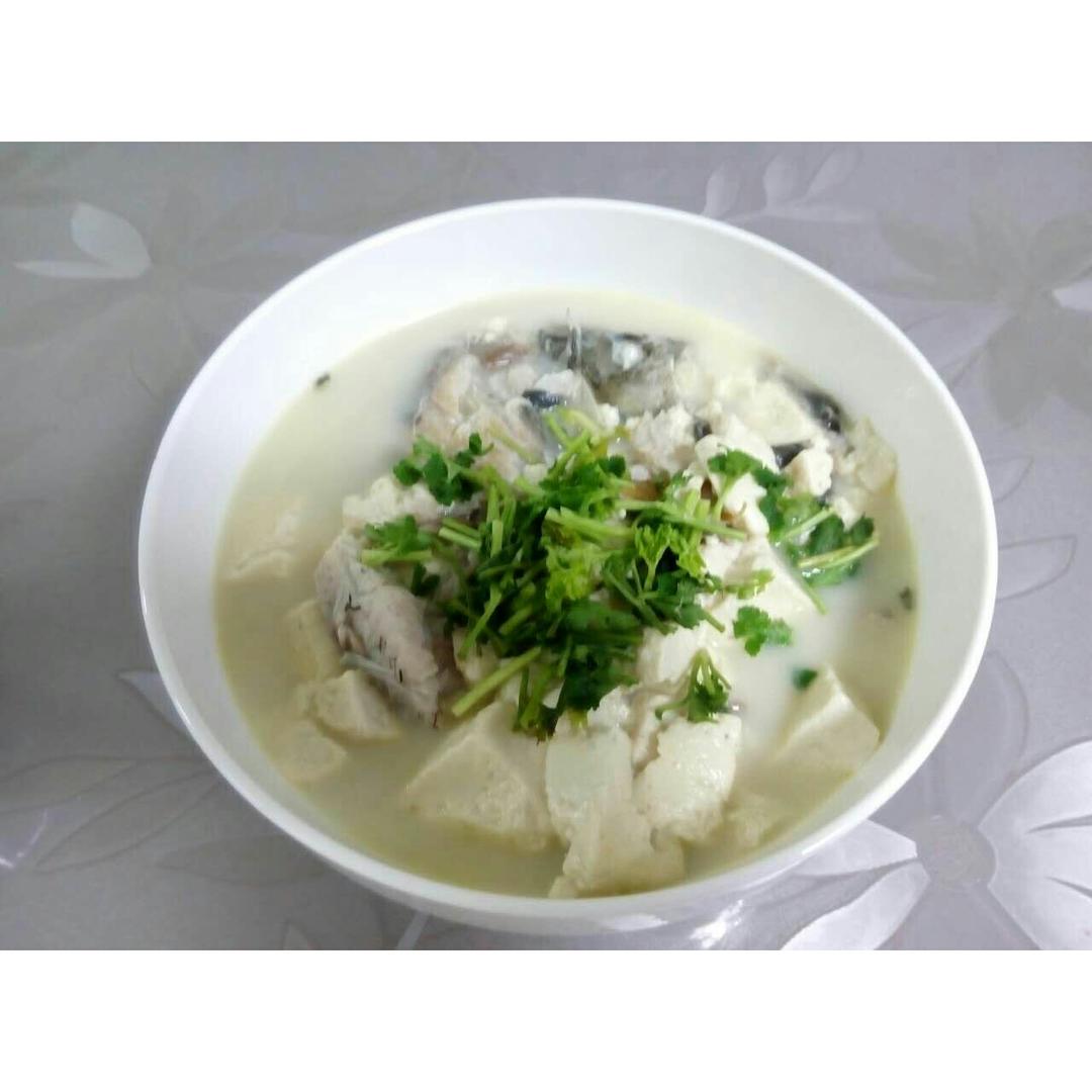 鲫鱼豆腐汤