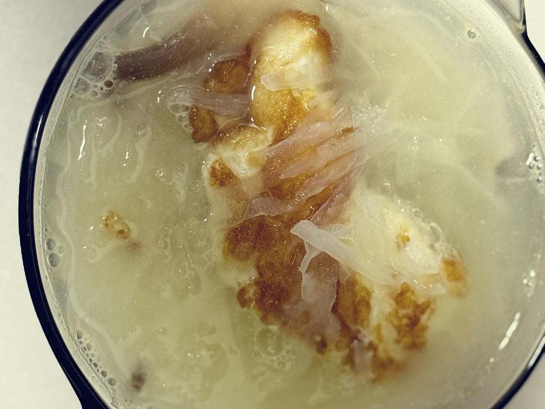 鲜美的素萝卜丝汤