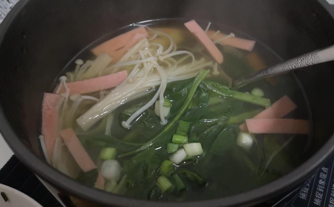 金针菇火腿丝酸辣汤