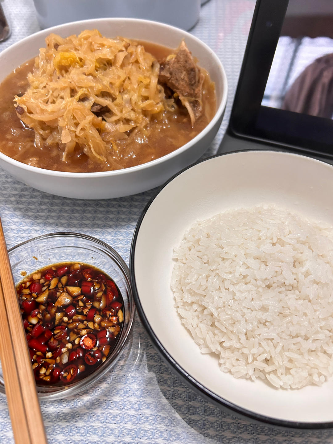 东北酸菜炖排骨