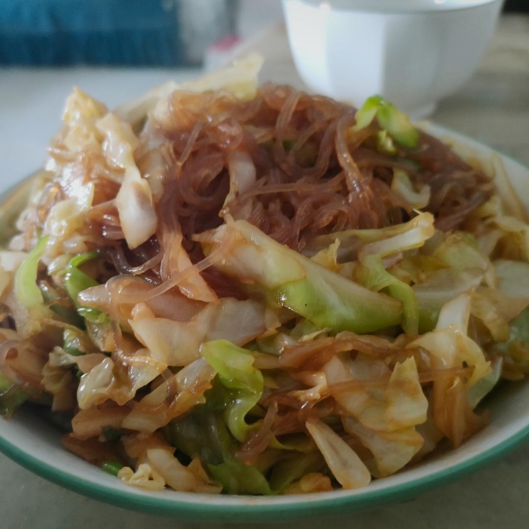 包菜炒粉丝