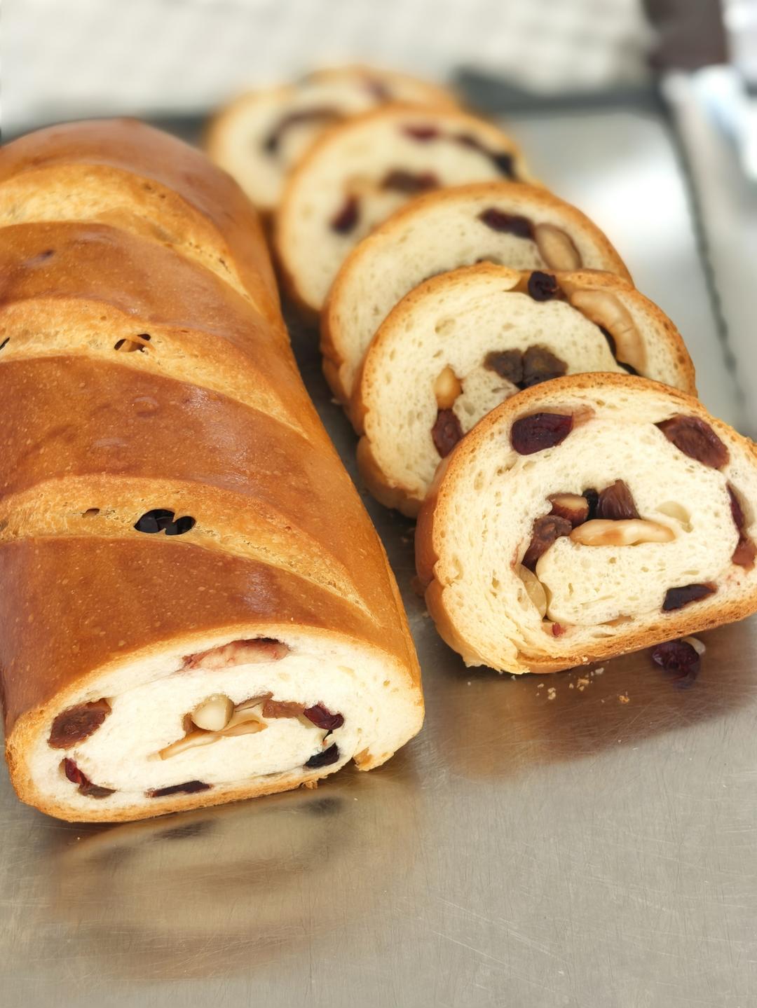 秋天的味道，果干大列巴面包