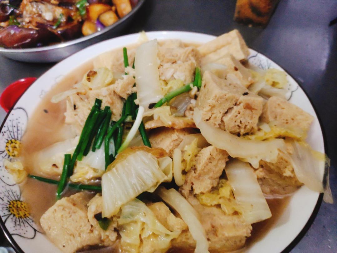 简单好吃的娃娃菜炖冻豆腐