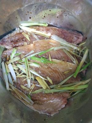 美味快手菜煎鲅鱼15分钟的做法 步骤1