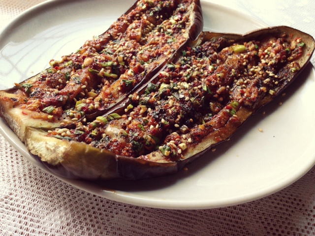 住在7楼的孩子做的蒜香烤茄子