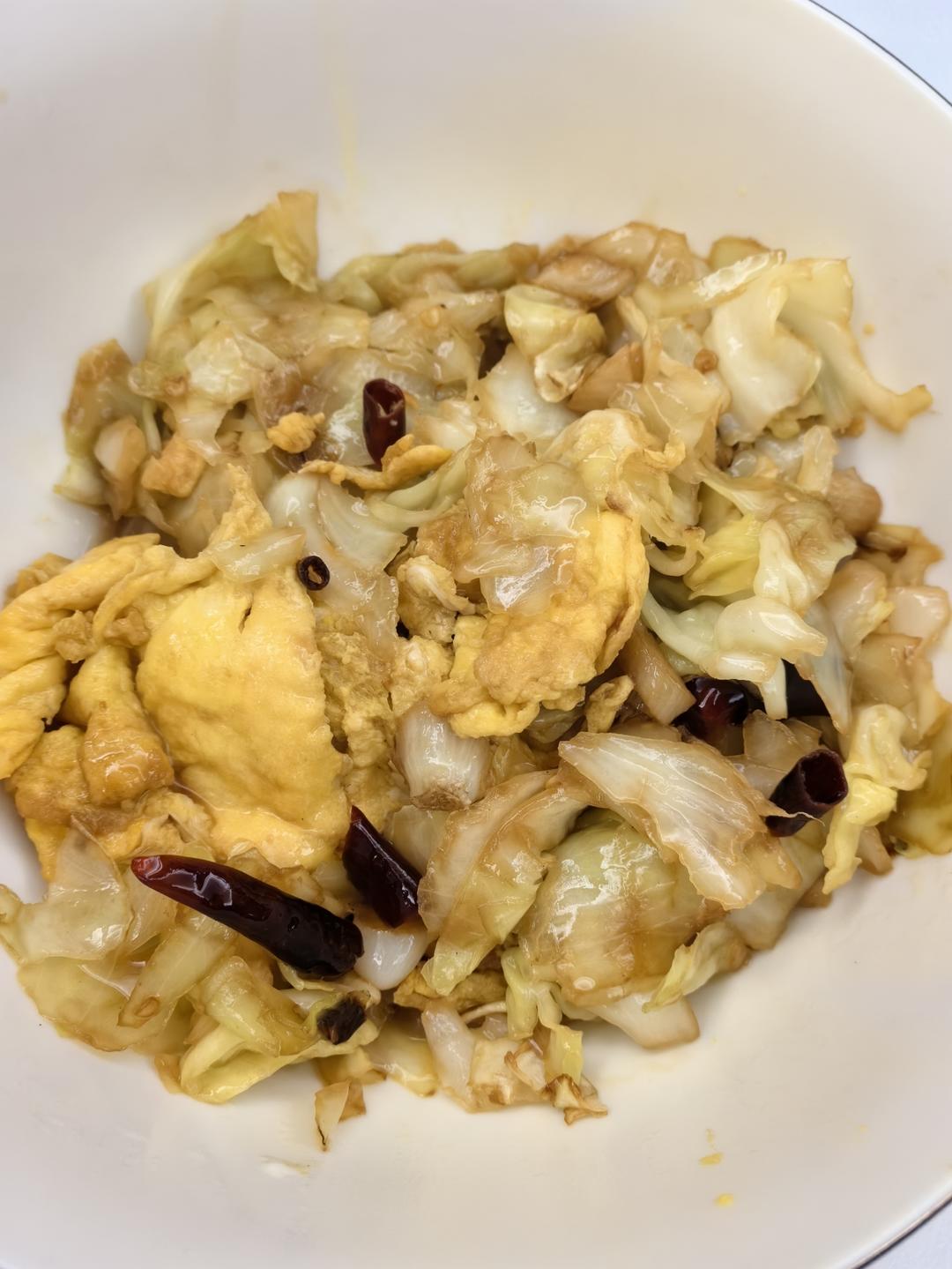 手撕包菜炒鸡蛋