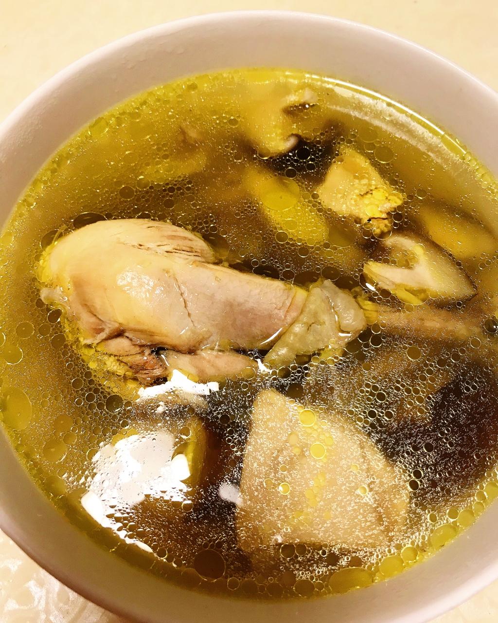 千瑜妈妈做的土鸡汤