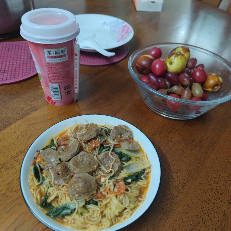 番茄荷包蛋焖面