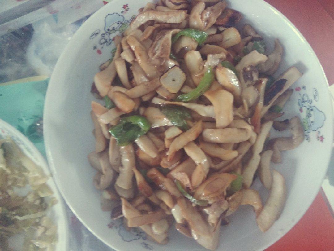 青椒素炒杏鲍菇