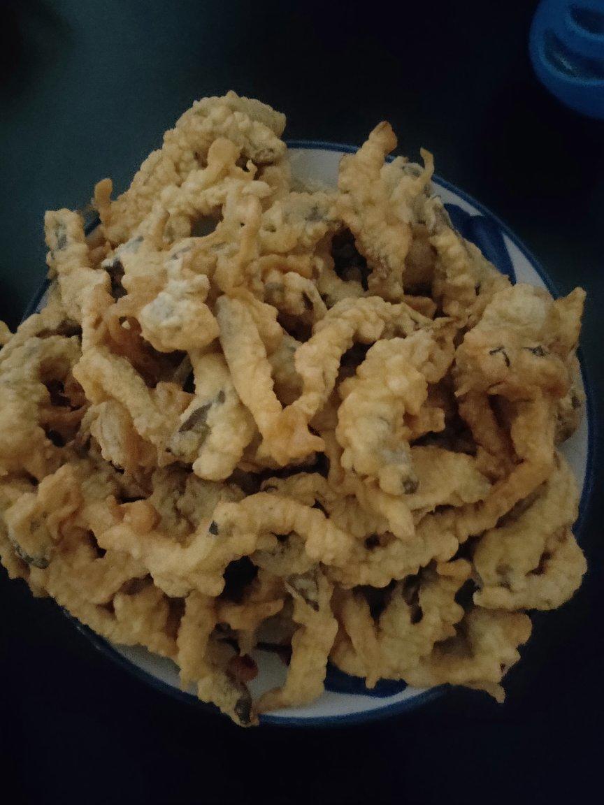 炸蘑菇的秘诀都在面糊里，隔夜不软趴