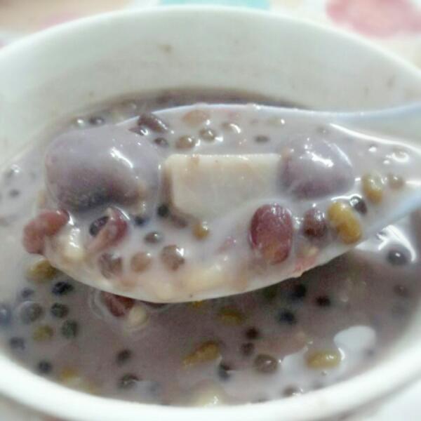 芋圆红豆奶茶