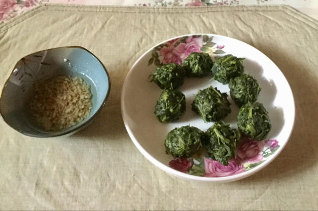 苜蓿菜团子
