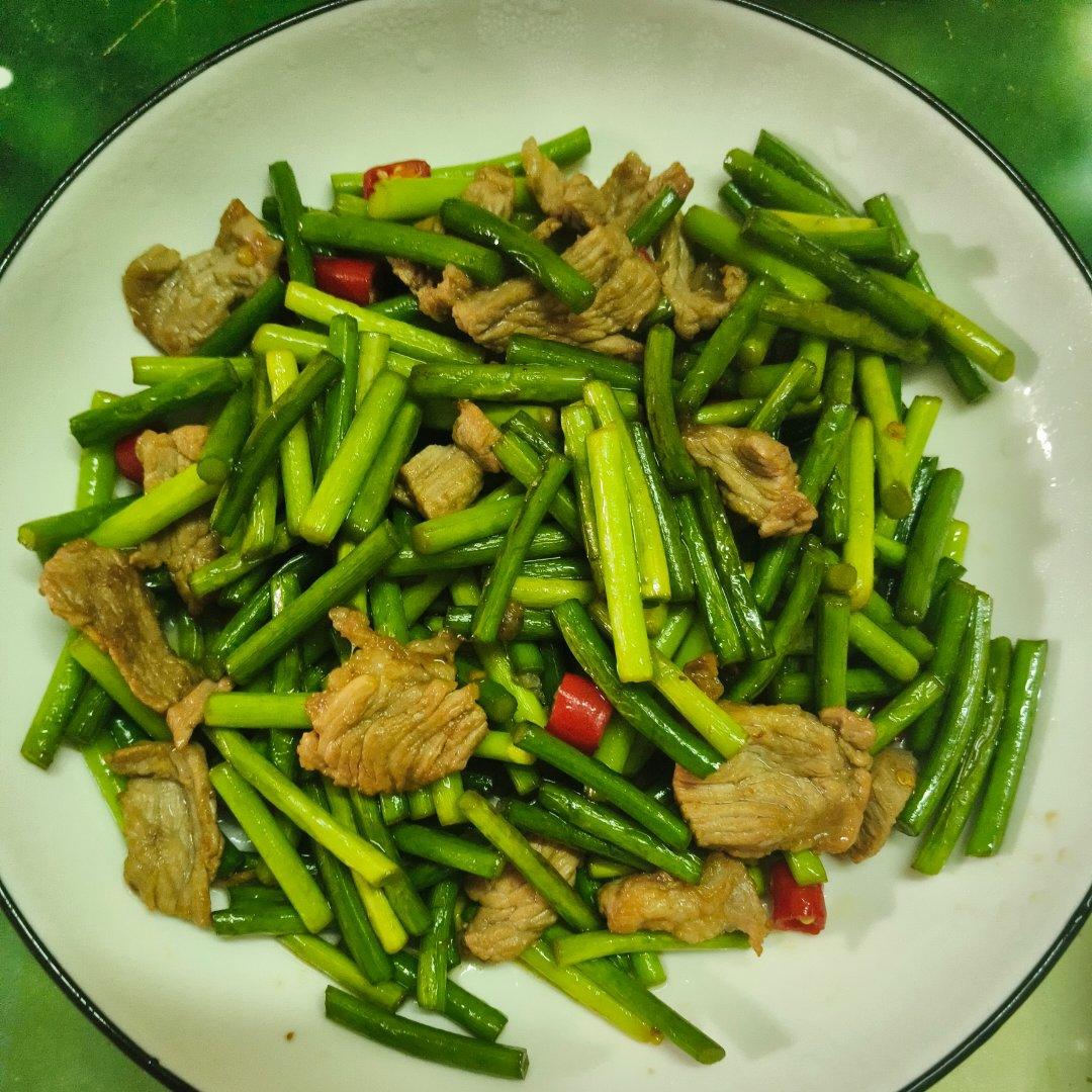 简单易做的下饭菜－蒜苔炒肉