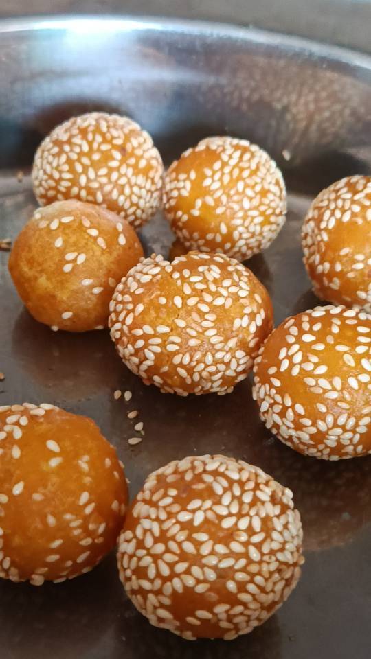 “南瓜芝麻球”聚餐必做小点心