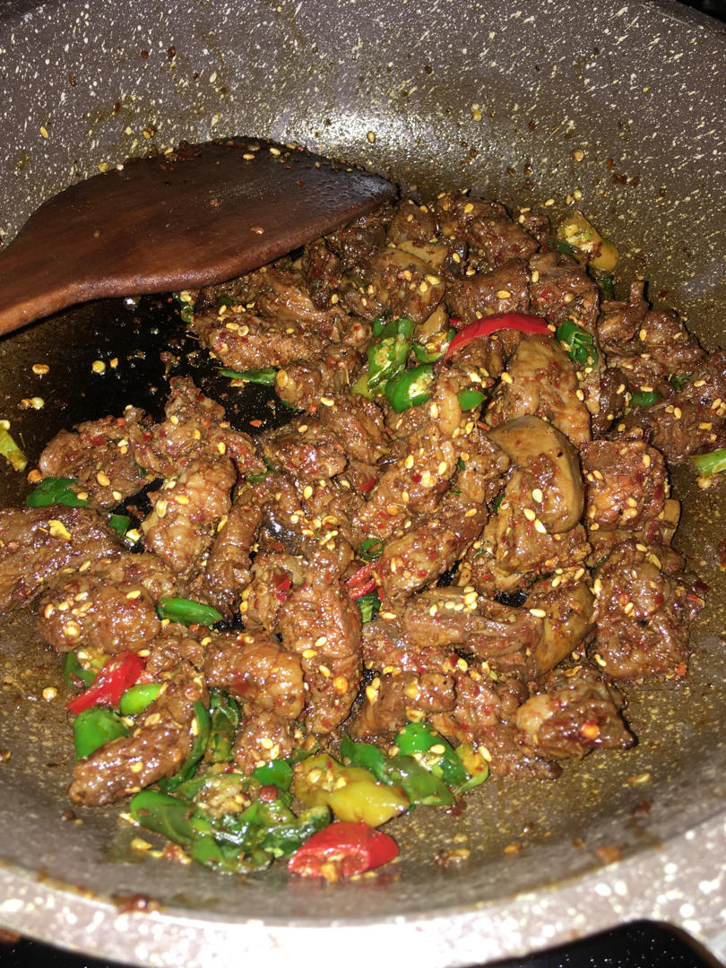 爱吃的lili做的干煸牛肉简单到爆好吃到哭