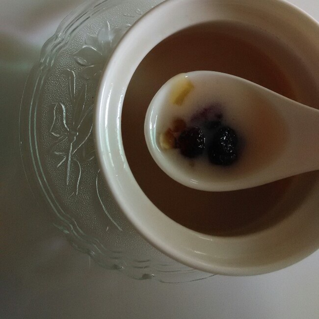 牛奶炖桃胶