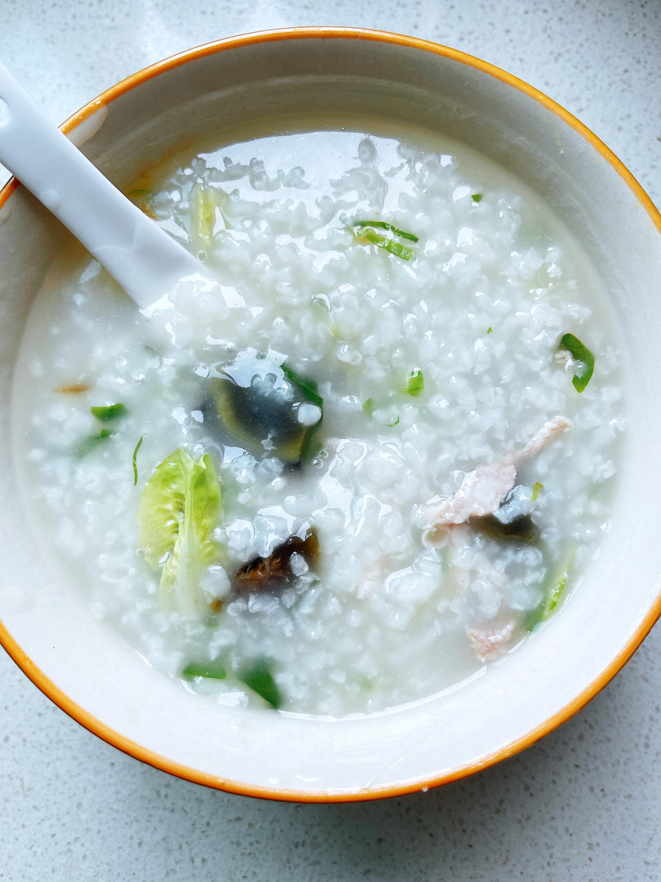 包子嘟妈做的速成好粥:皮蛋瘦肉粥&生滚海鲜粥