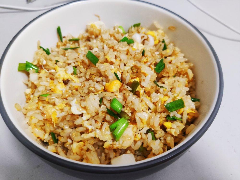 好吃到停不下来的酱油蛋炒饭