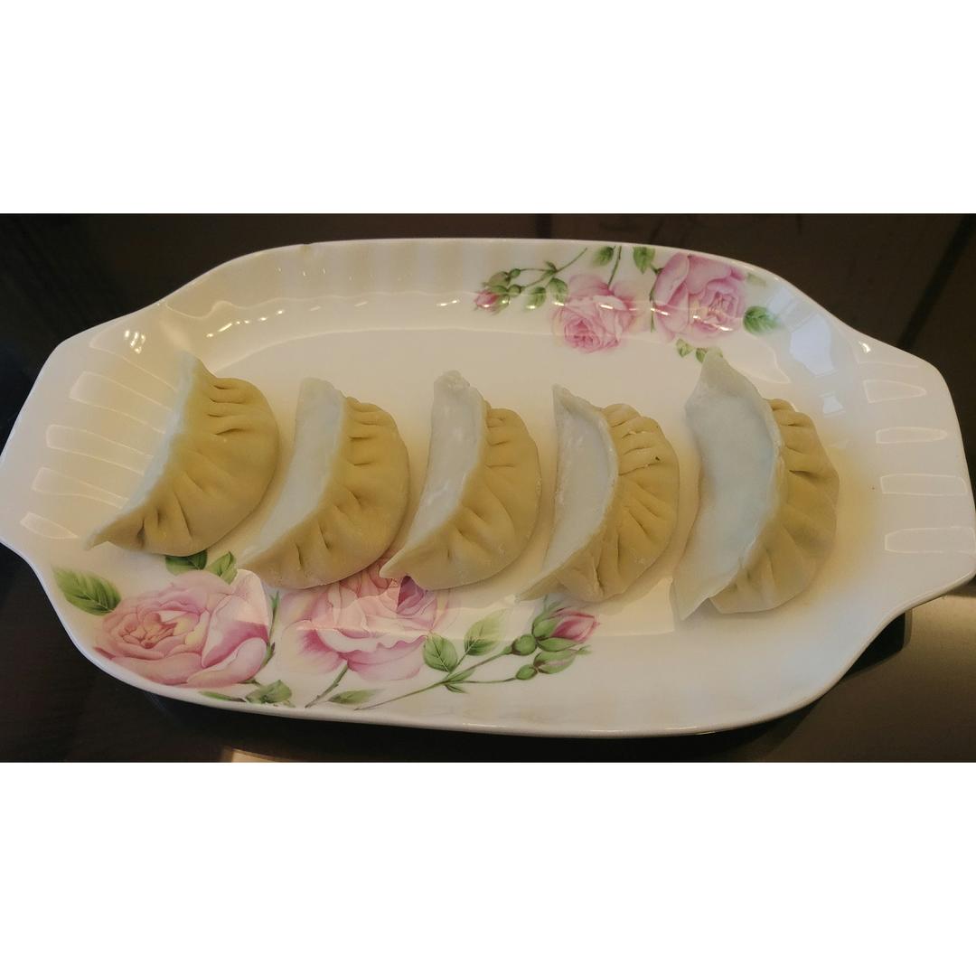 【免揉】皮薄筋道冻后不破的饺子皮