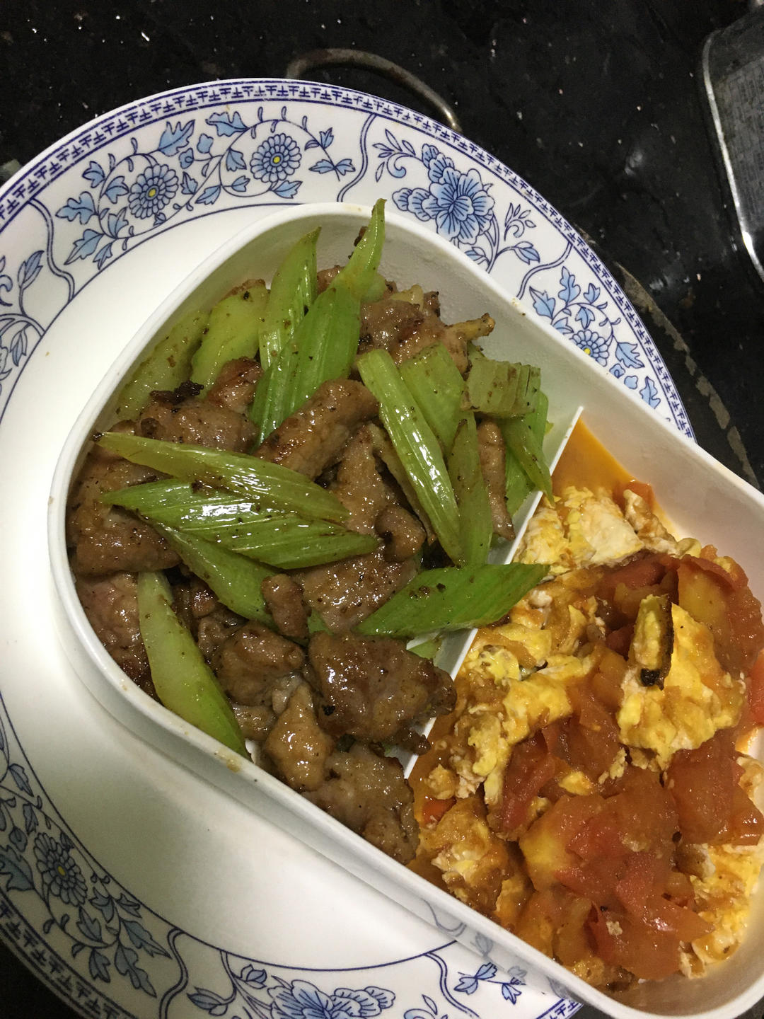 下饭芹菜炒肉