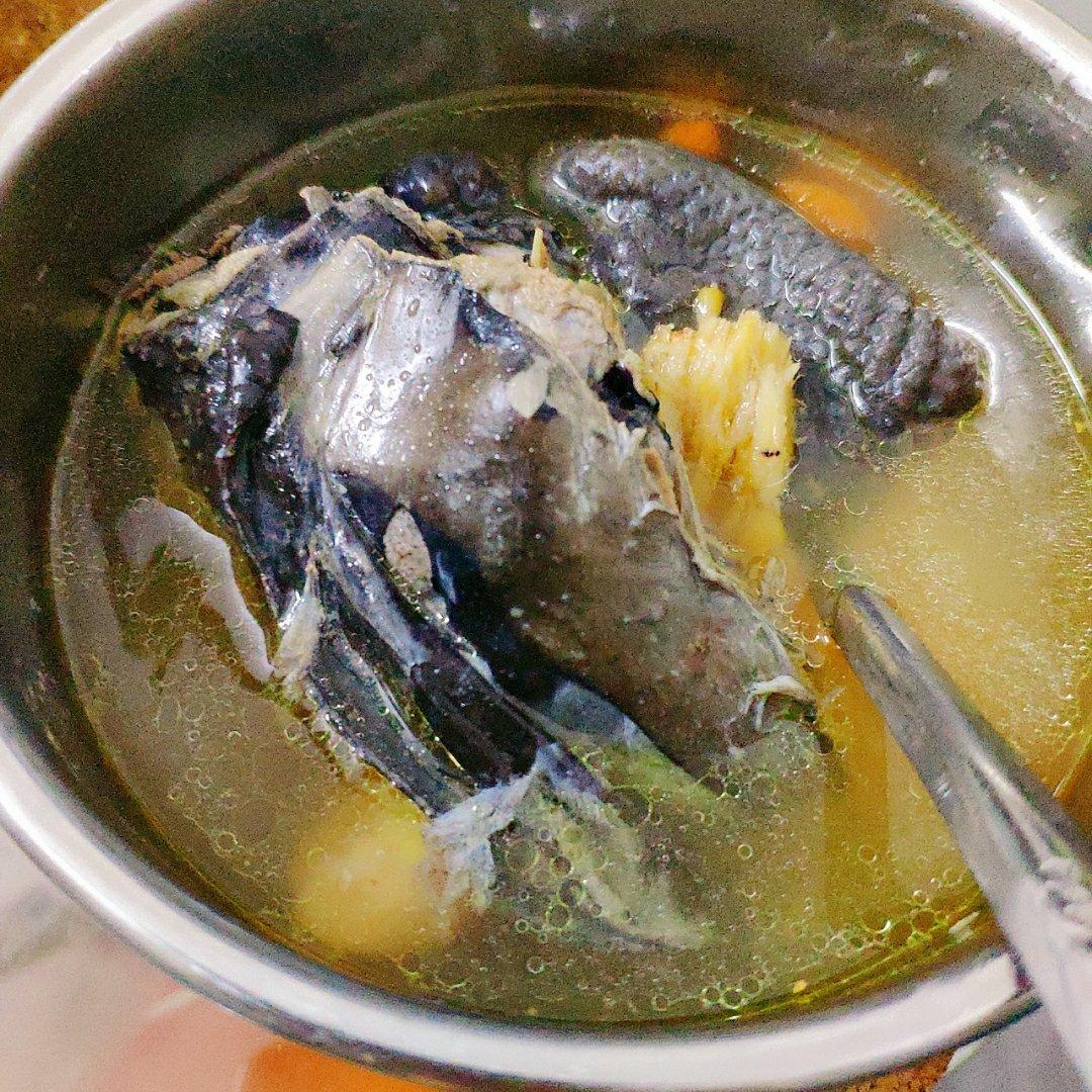 枸杞红枣乌鸡汤