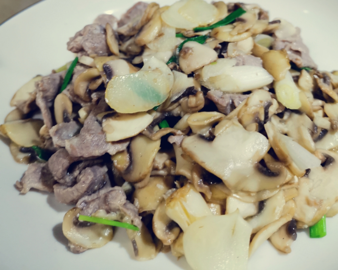 轻食低油 蘑菇炒牛肉的做法