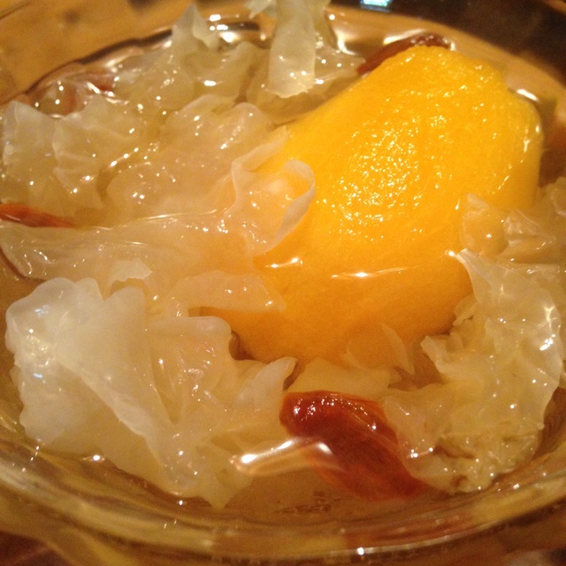 蛋蛋徐做的枇杷银耳汤