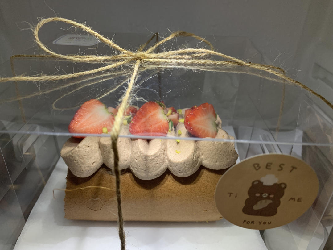 巧克力香缇奶油可可蛋糕卷，不掉皮，冰激凌口感夹心