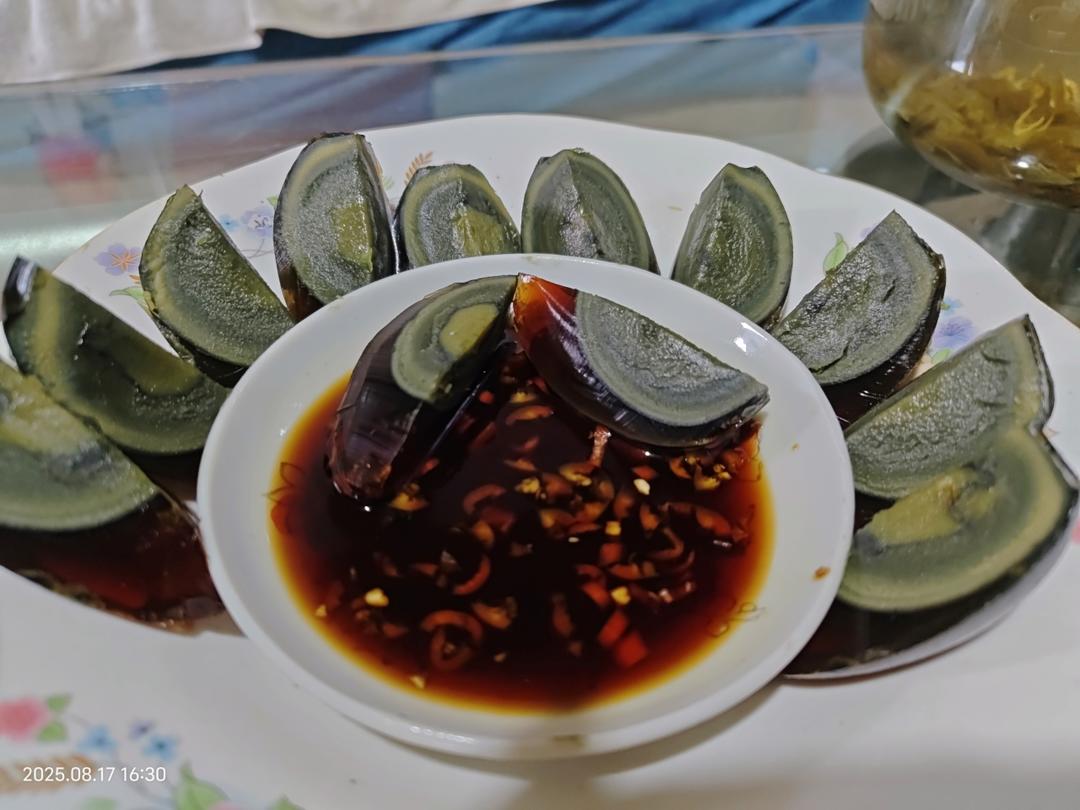 凉拌皮蛋