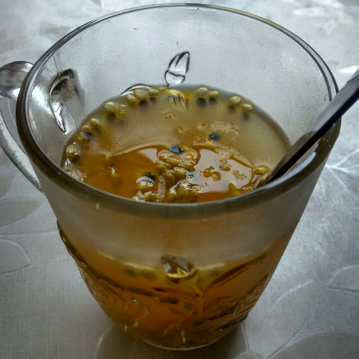 百香果的朴素吃法（百香果汁）