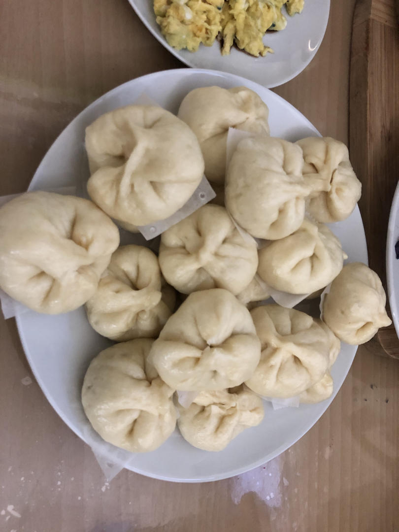 云朵般松软爆浆蜜汁叉烧包
