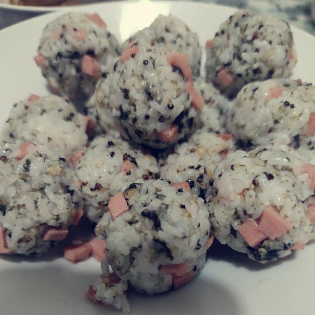 紫菜饭团