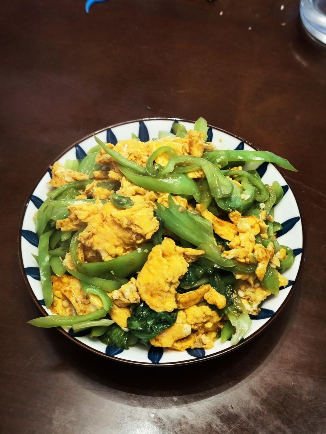 超级下饭的青椒炒鸡蛋