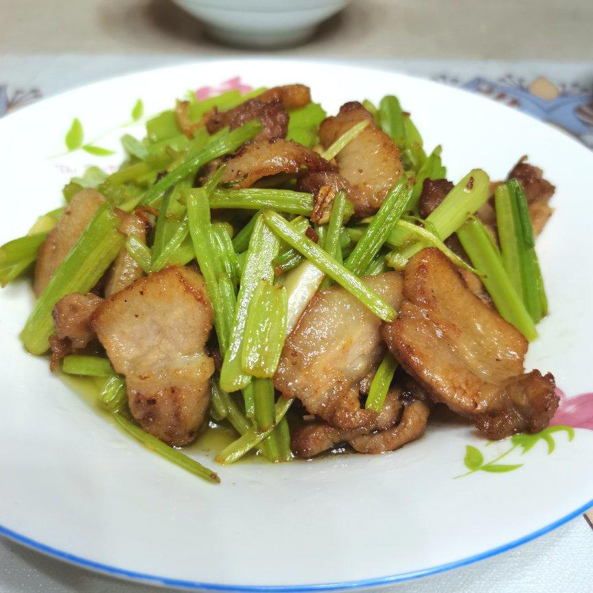 芹菜炒肉