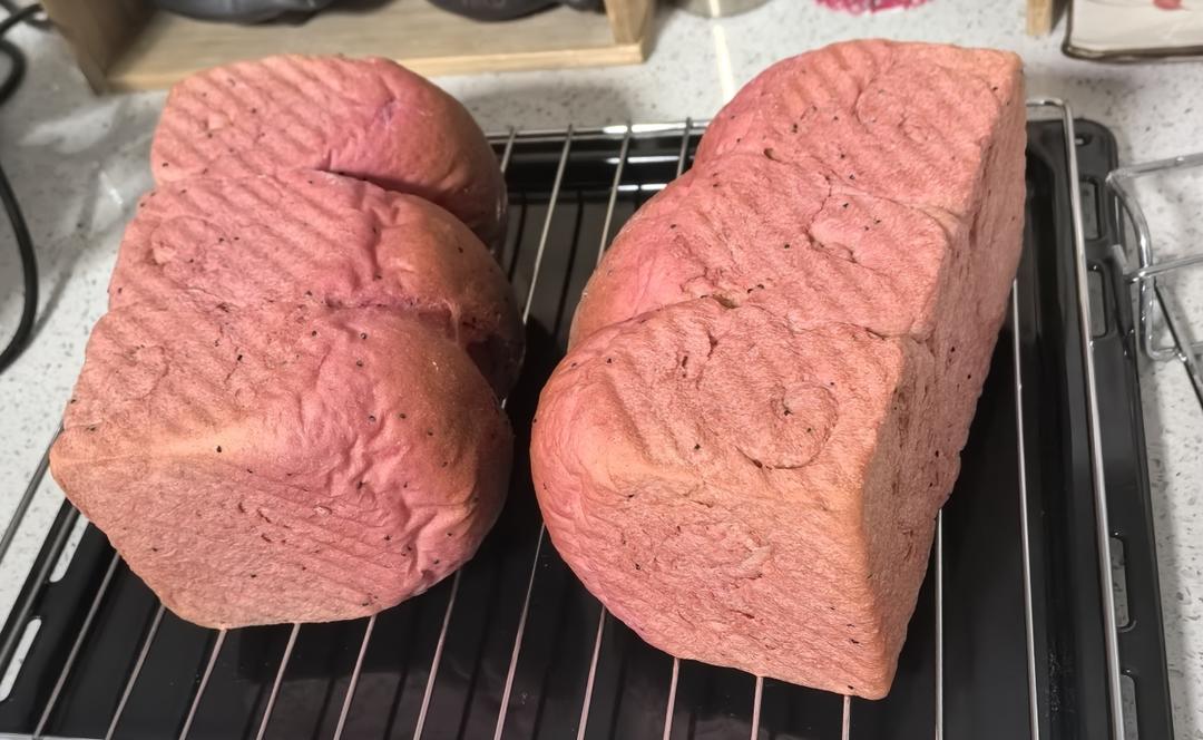 绵软火龙果吐司