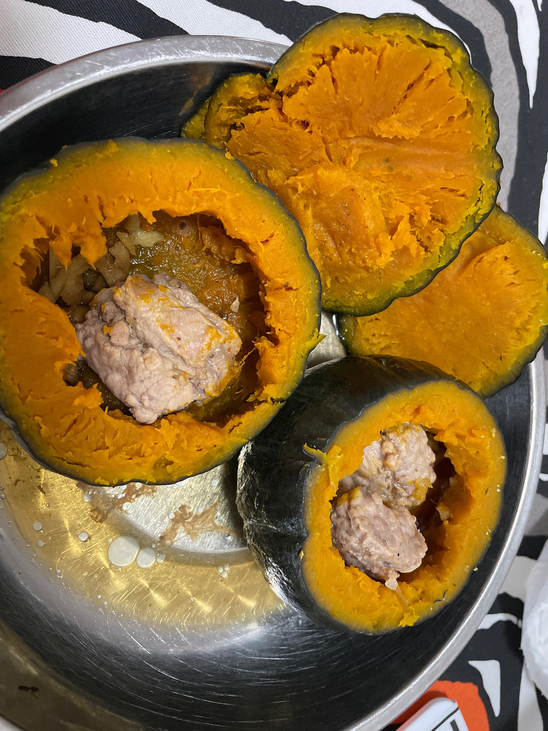 超粉糯的贝贝南瓜蒸排骨（栗子南瓜做法）