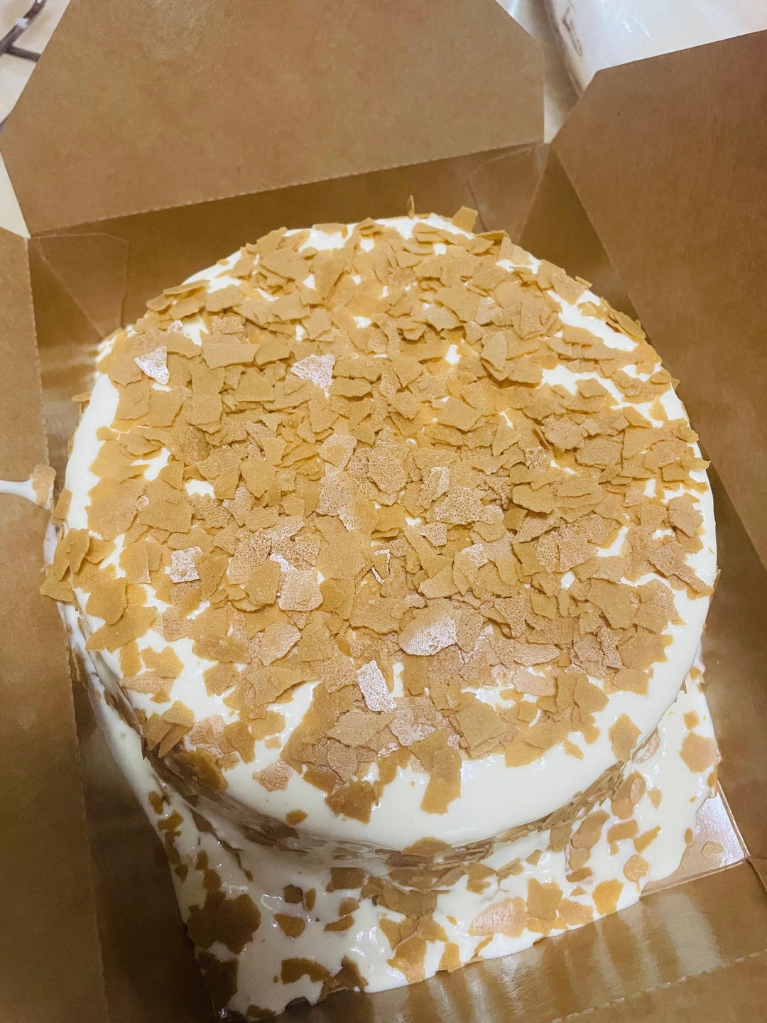 海盐奶盖爆浆蛋糕和爆浆纸杯蛋糕