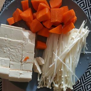 （宿舍减脂）咖喱豆腐汤的做法 步骤1
