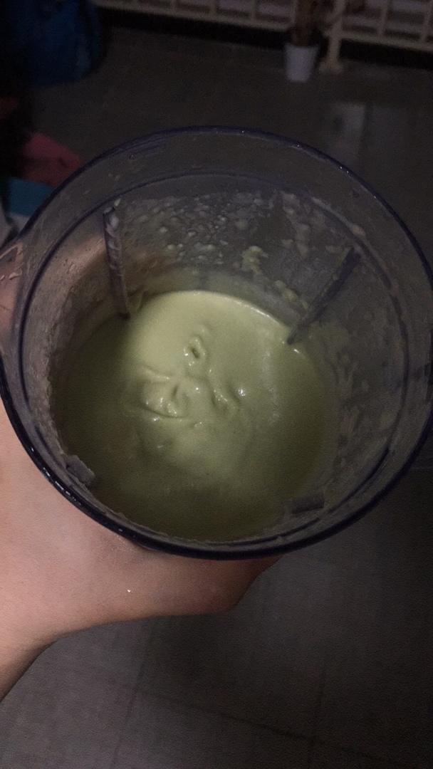 牛油果椰浆能量奶昔代餐               生酮低碳水