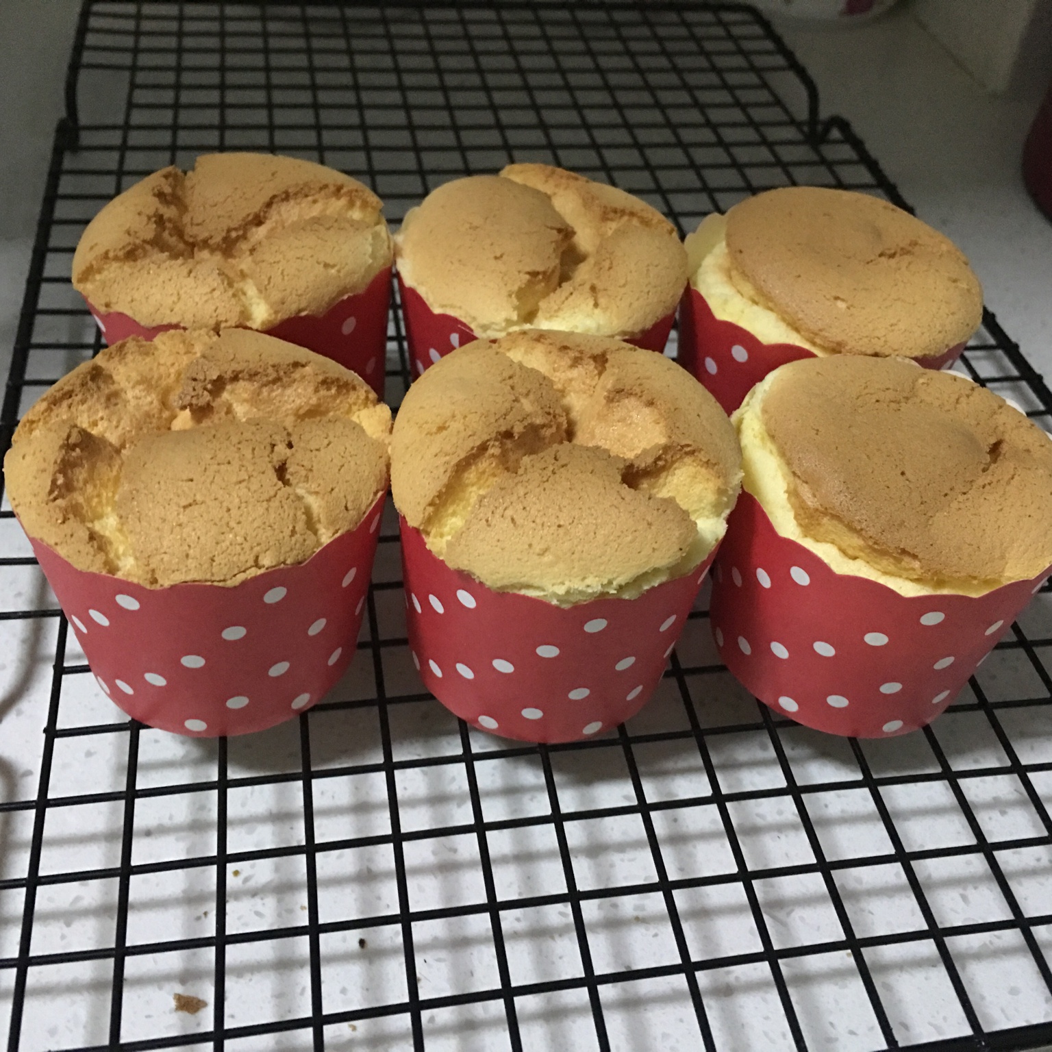 原味戚风纸杯蛋糕（烤箱做纸杯蛋糕）