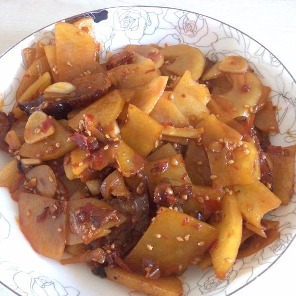 不放盐的腊肉土豆片