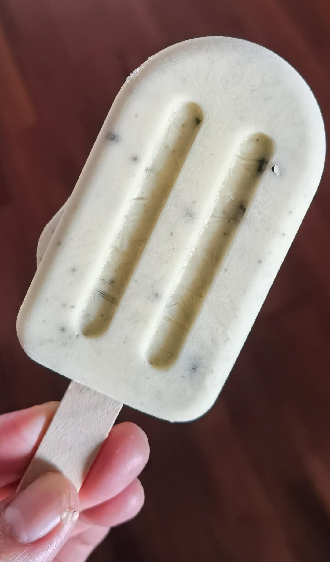 敲好吃的😋奥利奥巧克力冰淇淋（小美版）