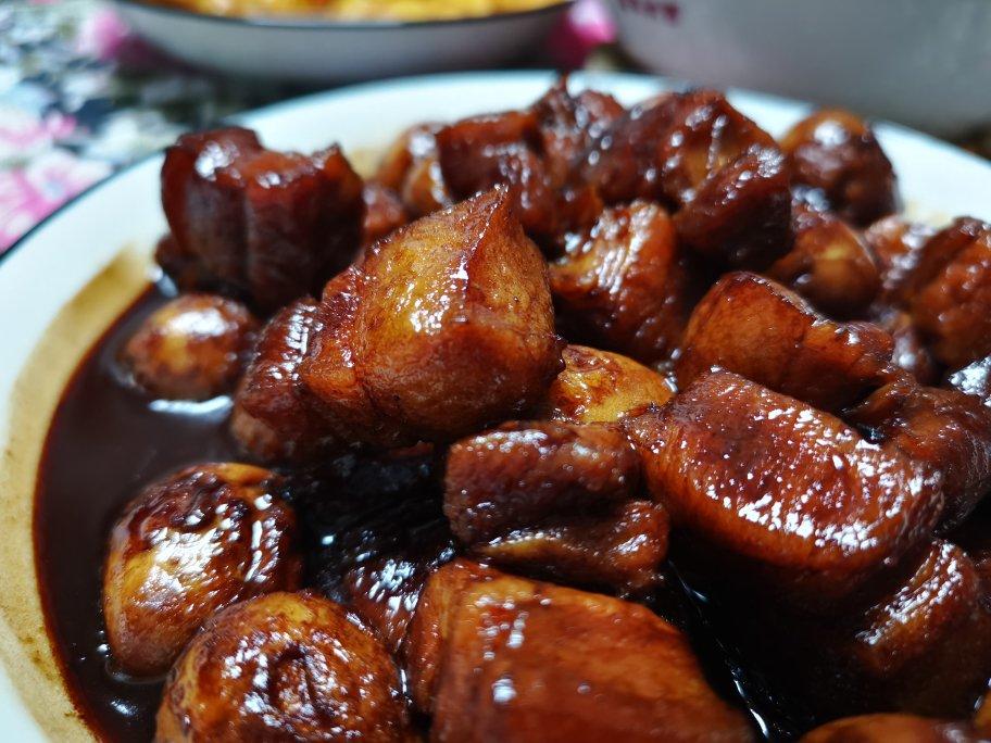 虎皮鹌鹑蛋红烧肉