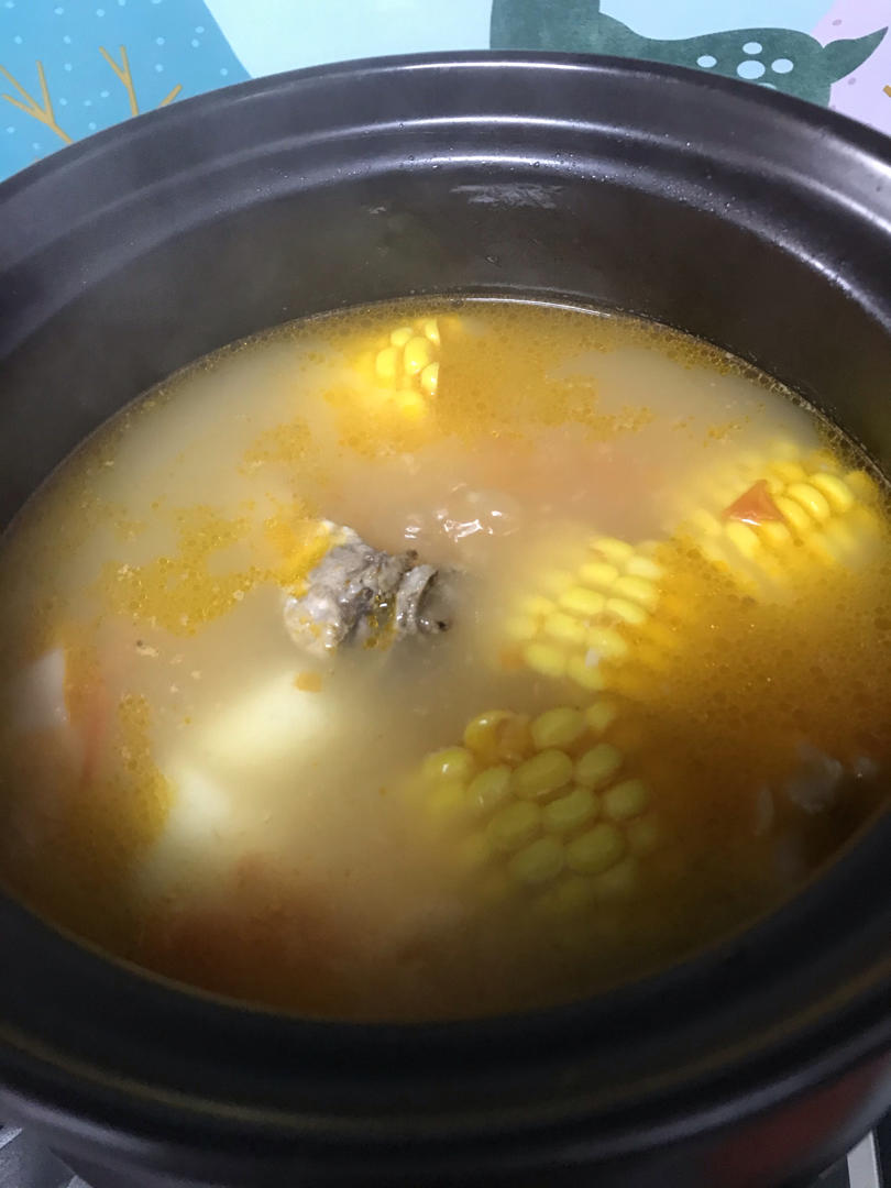 让你欲罢不能的超浓番茄玉米排骨汤