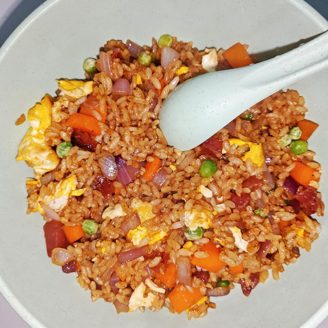 腊肠炒饭