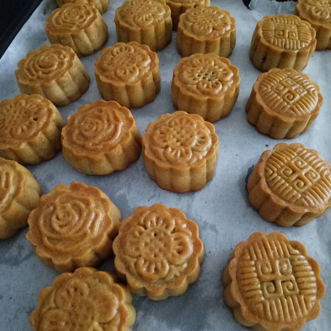 广式月饼——蛋黄莲蓉月饼