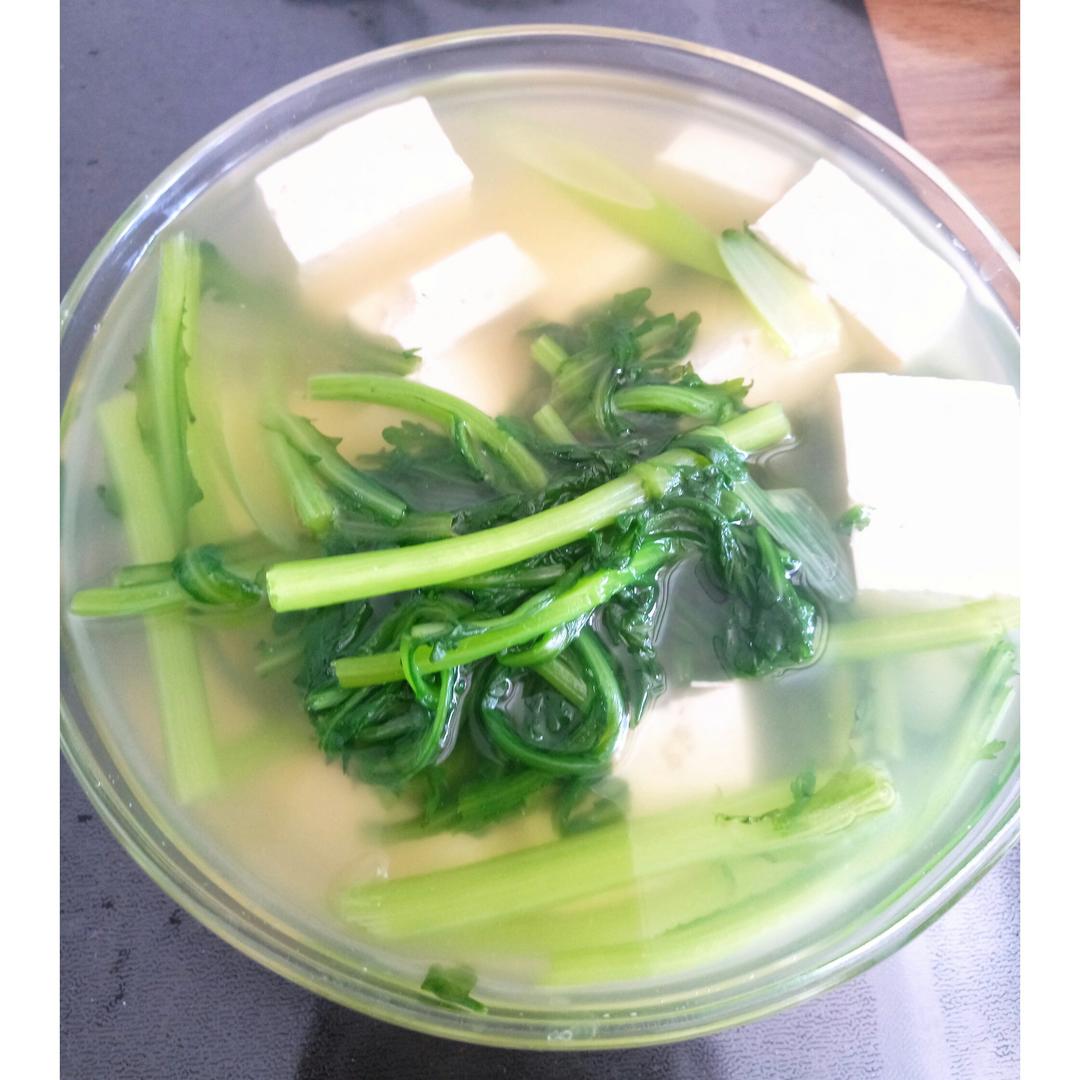 茼蒿豆腐汤