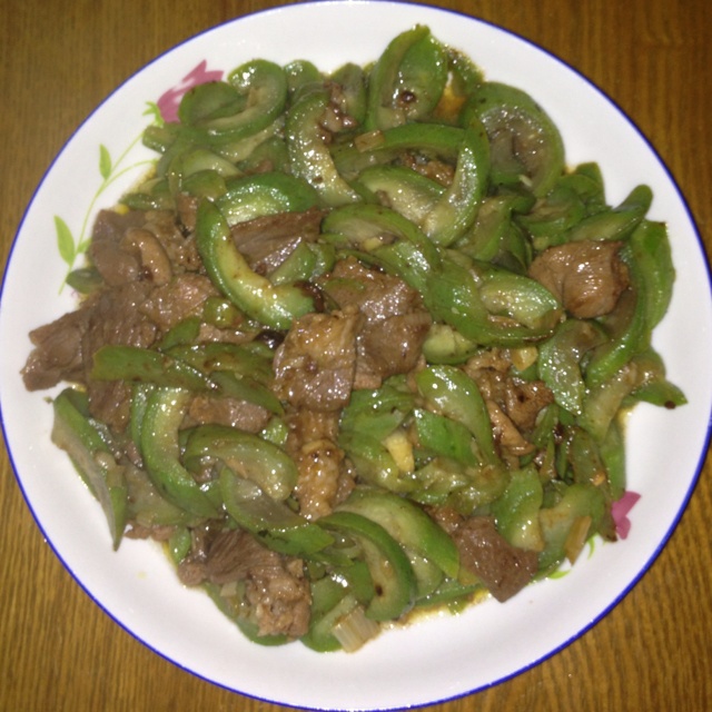 丝瓜炒肉片