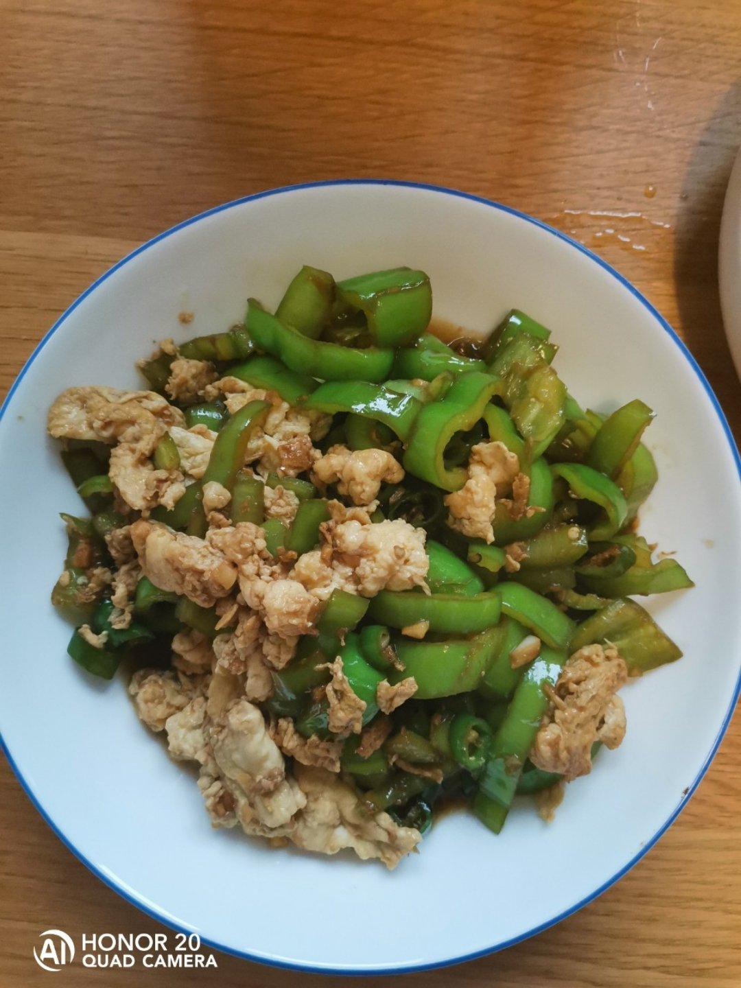 青椒炒鸡蛋（快手下饭菜）